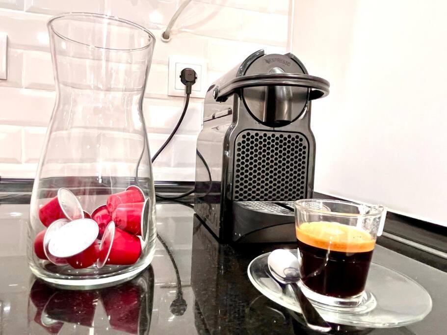 New-Romantic Studio Near The Beach! Paço de Arcos Exteriör bild