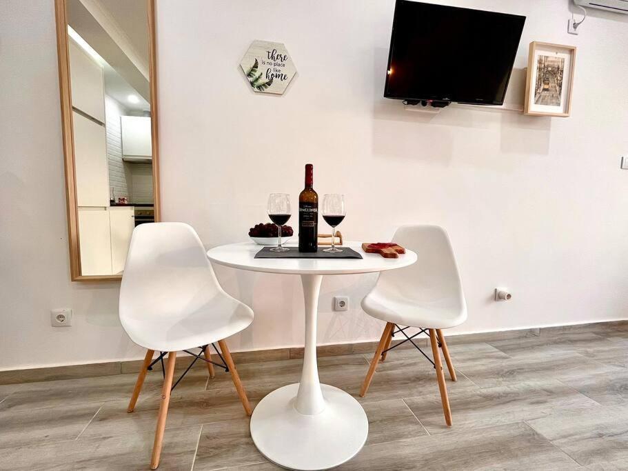 New-Romantic Studio Near The Beach! Paço de Arcos Exteriör bild