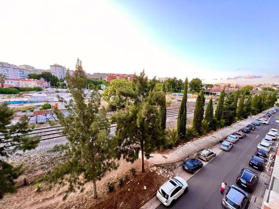 New-Romantic Studio Near The Beach! Paço de Arcos Exteriör bild