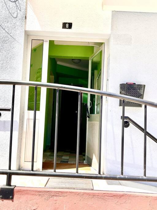 New-Romantic Studio Near The Beach! Paço de Arcos Exteriör bild